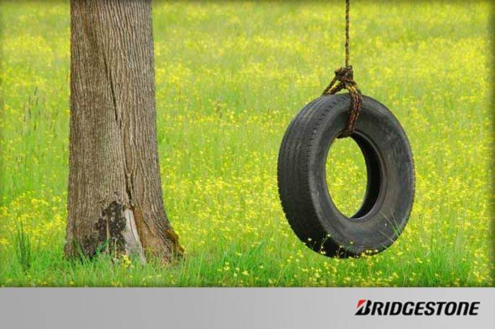 Bridgestone Việt Nam hưởng ứng Ngày Trái Đất 2017 với việc tài trợ 100 Thùng Rác Thông Minh cho TP.HCM