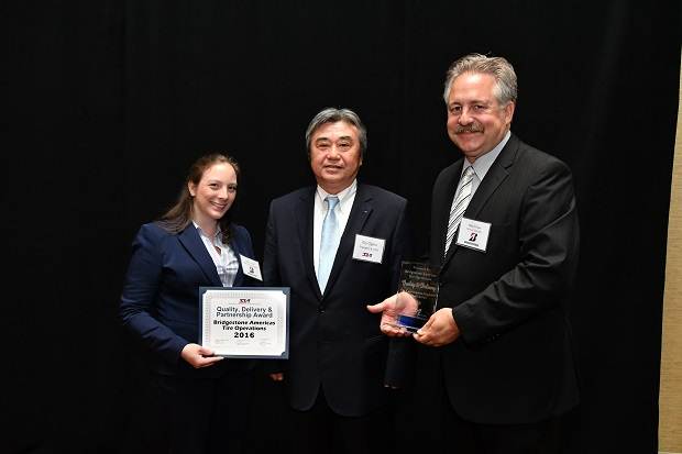 Bridgestone vinh dự nhận giải thưởng Subarua Supplier Award