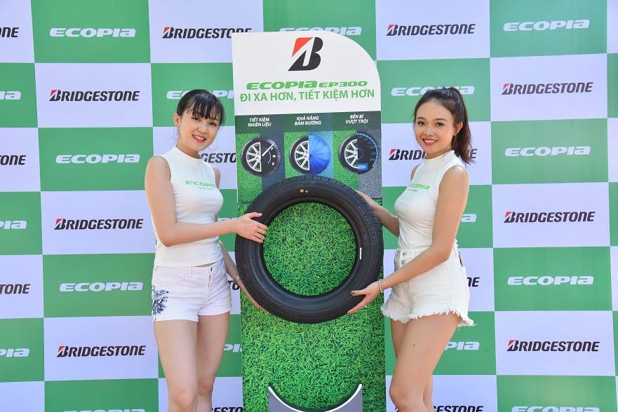 14 khách hàng tham gia chương trình trải nghiệm lốp Bridgestone ECOPIA EP300 - Đi xa hơn, tiết kiệm hơn